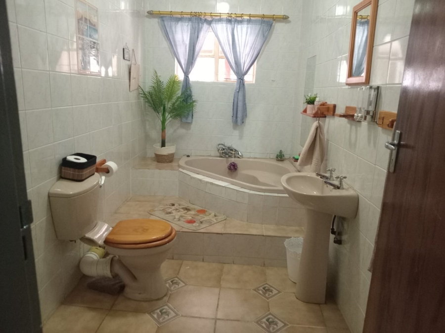 Bedroom Property for Sale in Bloemhof North West